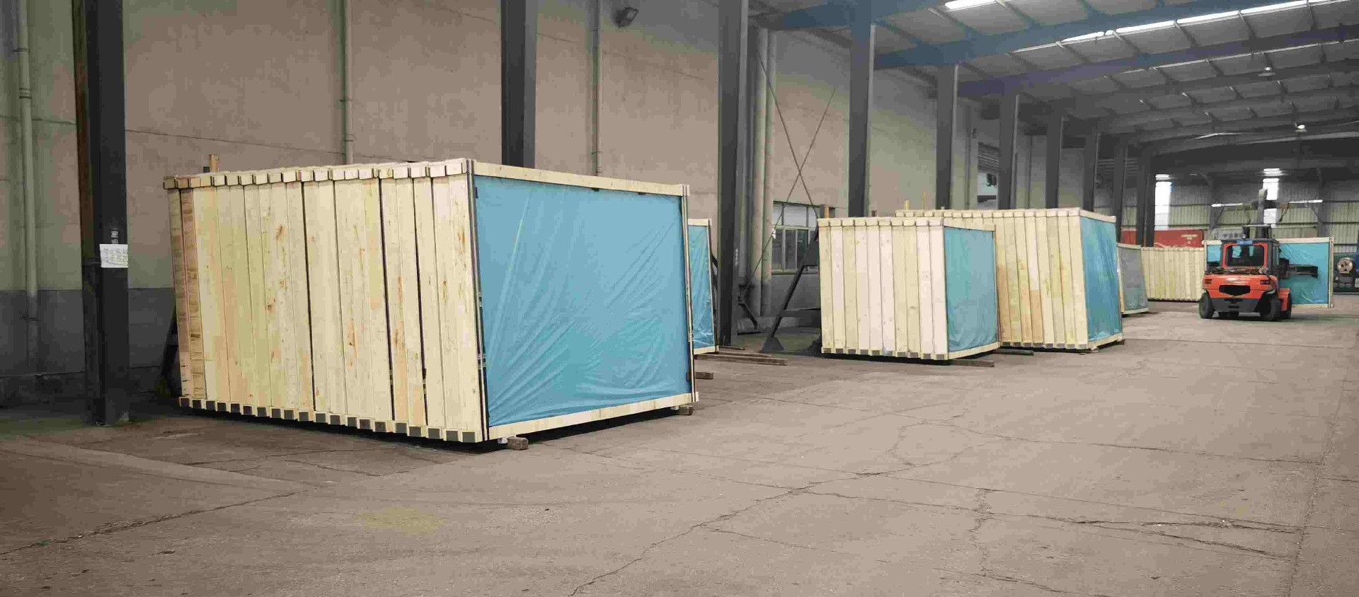 Clear float glass warehouse.jpg